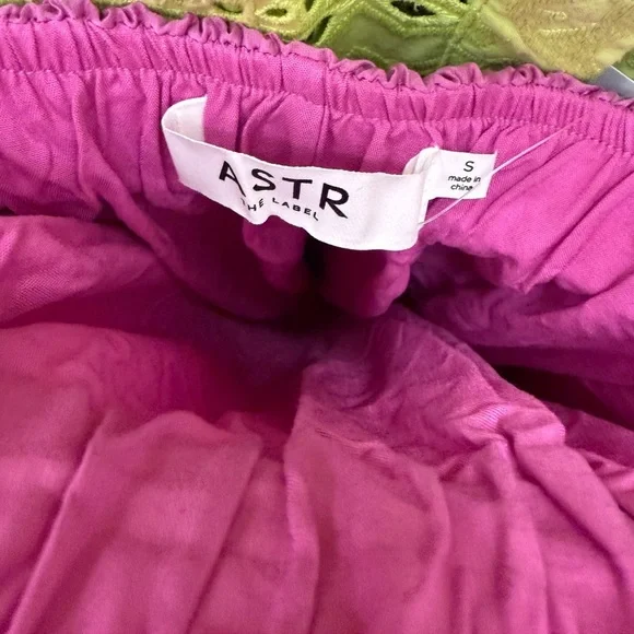 New ASTR The Label Elisha Tiered High-Low Maxi Dress PINK S - Picture 2 of 2